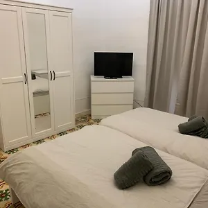 Διαμέρισμα 2 Bedroom In The Centre Of, Βαλέτα