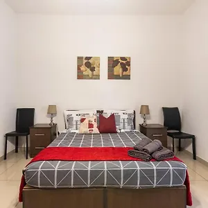 Superbly Located Cosy 2-bedroom Apartment